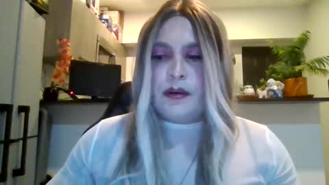 Snapshot of estephanieaguilar chatting on 09.21.25 Estephanie Aguilar online show from 09.21.25