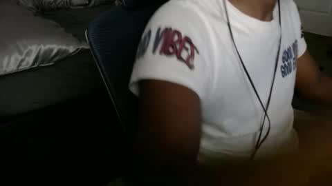 Snapshot of estessaid chatting on 10.02.25 94Bottles online show from 10.02.25