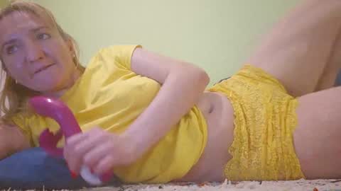 Snapshot of estrellawalters chatting on 01.11.25 estrellawalters online show from 01.11.25