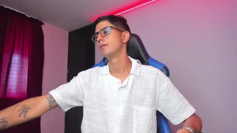 Snapshot of ethan_sai01 chatting on 01.05.25 ETHAN SAI online show from 01.05.25