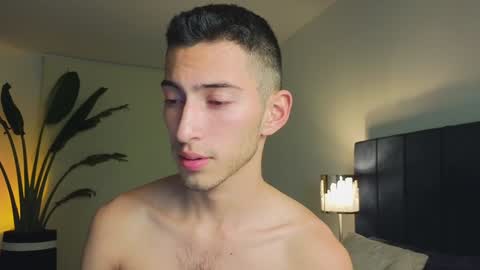 Snapshot of ethan_skiny_ chatting on 12.12.24 Joan online show from 12.12.24