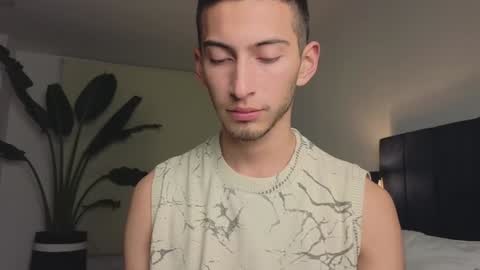 Snapshot of ethan_skiny_ chatting on 01.17.25 Joan online show from 01.17.25