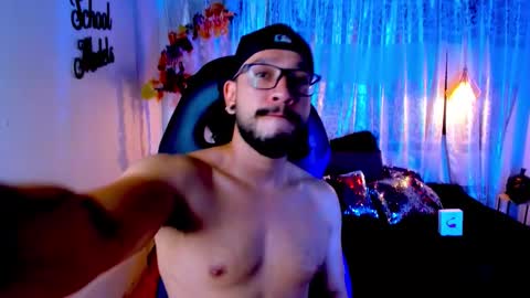 Snapshot of ethan_w7 chatting on 10.17.25 ethan w7 online show from 10.17.25