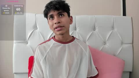 Snapshot of ethan_westt chatting on 09.26.25 Ethan online show from 09.26.25