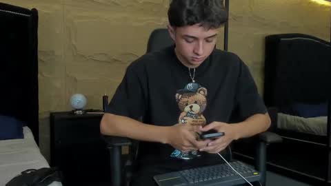 Snapshot of ethanlowell chatting on 10.22.25 ethanlowell online show from 10.22.25