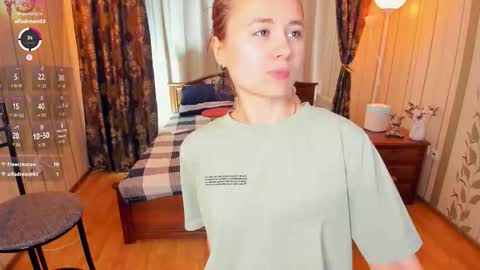 Snapshot of eugeniabrainard chatting on 09.29.25 Kira and Kamila online show from 09.29.25