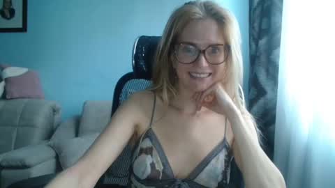 Snapshot of eva2323 chatting on 01.20.25 eva2323 online show from 01.20.25