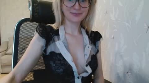 Snapshot of eva2323 chatting on 10.13.25 eva2323 online show from 10.13.25