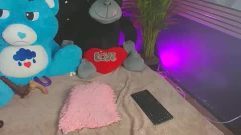 Snapshot of eva_06 chatting on 11.08.25 eva_06 online show from 11.08.25