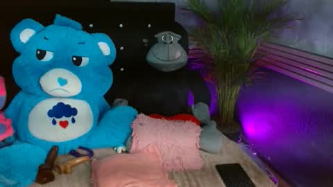 Snapshot of eva_06 chatting on 11.10.25 eva_06 online show from 11.10.25