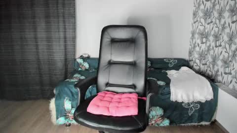 Snapshot of eva_7777 chatting on 03.10.25 Eva online show from 03.10.25