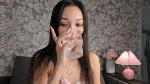 Snapshot of eva_doncray chatting on 12.01.24 Eva online show from 12.01.24