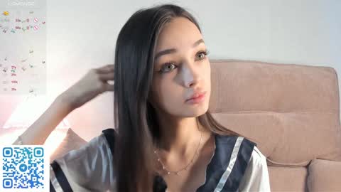 Snapshot of eva_doncray chatting on 01.06.25 Eva online show from 01.06.25