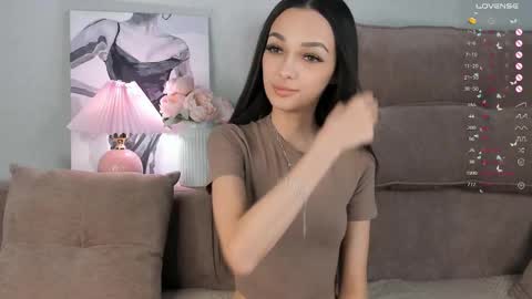Snapshot of eva_doncray chatting on 02.20.25 Eva online show from 02.20.25