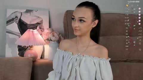 Snapshot of eva_doncray chatting on 02.21.25 Eva online show from 02.21.25