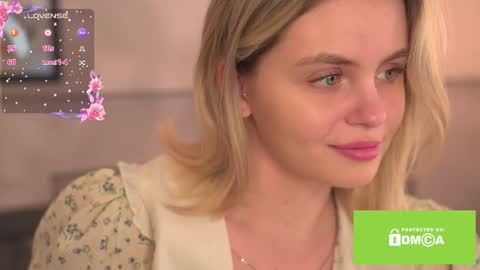 Snapshot of eva_eva00 chatting on 12.03.25 Evienne online show from 12.03.25