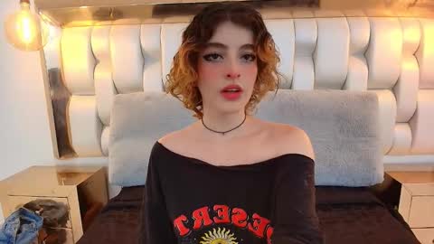 Snapshot of eva_halsey chatting on 09.23.25 E V A online show from 09.23.25