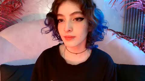 Snapshot of eva_halsey chatting on 10.20.25 E V A online show from 10.20.25