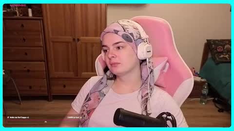 Snapshot of eva_katt chatting on 09.22.25 Gamer Katt online show from 09.22.25