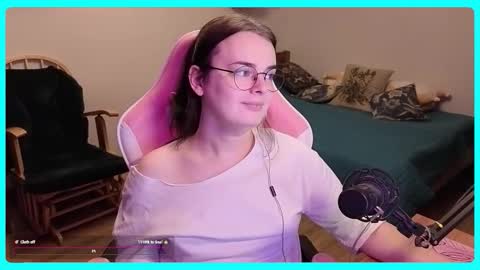Snapshot of eva_katt chatting on 10.21.25 Gamer Katt online show from 10.21.25