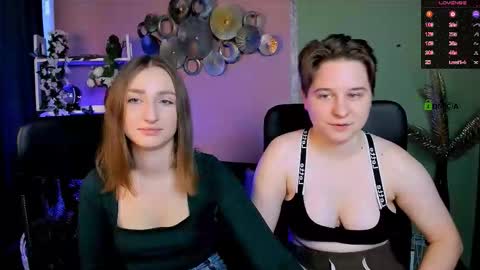 Snapshot of eva_smiith_ chatting on 11.13.25 Eva online show from 11.13.25