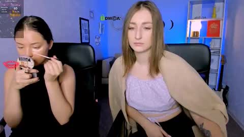 Snapshot of eva_smiith_ chatting on 11.25.25 Eva online show from 11.25.25