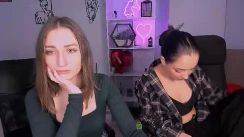 Snapshot of eva_smiith_ chatting on 11.28.25 Eva online show from 11.28.25