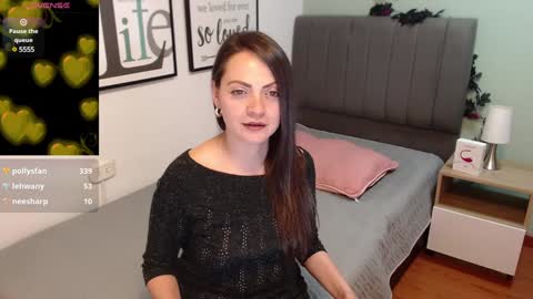 Snapshot of eva_villa chatting on 12.17.24 Eva online show from 12.17.24