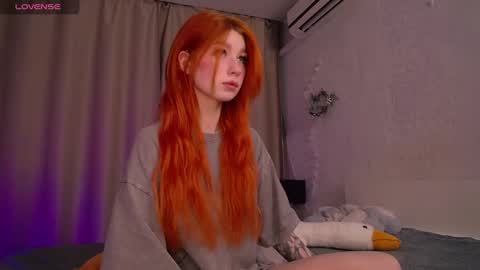 Snapshot of evaa_moonn_ chatting on 01.19.25 Eva online show from 01.19.25