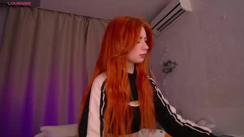 Snapshot of evaa_moonn_ chatting on 01.20.25 Eva online show from 01.20.25