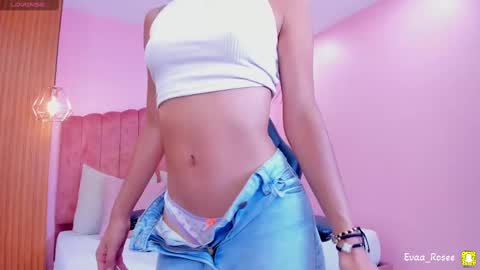 Snapshot of evaa_rose_ chatting on 09.11.25 Eva online show from 09.11.25
