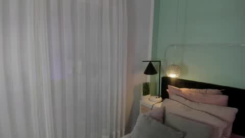 Snapshot of evaa_stevens chatting on 09.13.25 julieth online show from 09.13.25