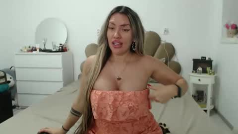 Snapshot of evabomb chatting on 10.22.25 EvaBomb online show from 10.22.25