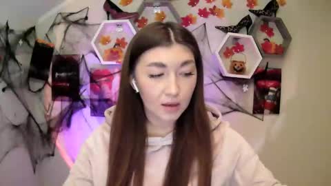 Snapshot of evachaturbatte chatting on 10.20.25 Evachaturbatte online show from 10.20.25