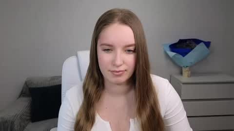 Snapshot of evajuly chatting on 01.12.25 Eva online show from 01.12.25