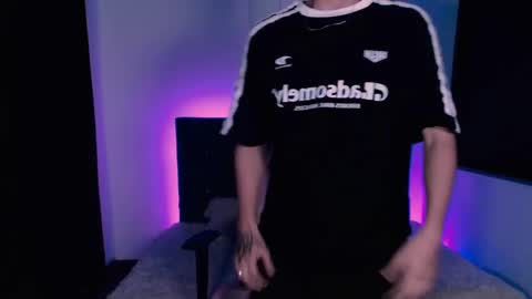 Snapshot of evan__hunter chatting on 01.30.25 Evan online show from 01.30.25