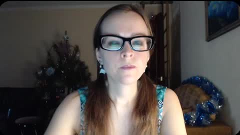 Snapshot of evangeline06 chatting on 01.14.25 YourMistress online show from 01.14.25