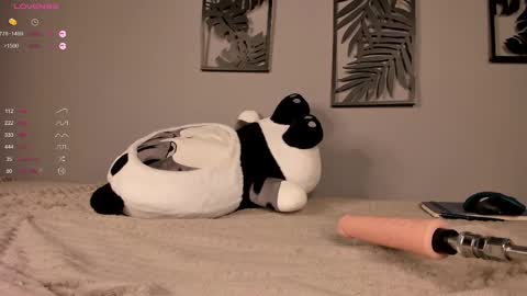 evaveenus online show from 03.04.25