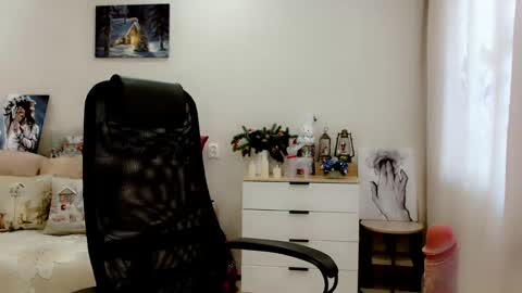 evelove online show from 02.26.25