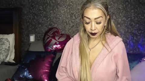 EvelynaGrey online show from 01.07.25