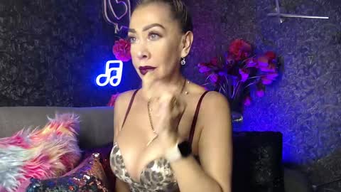 EvelynaGrey online show from 01.22.25