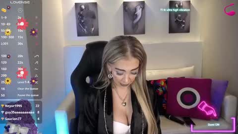 EvelynaGrey online show from 02.28.25