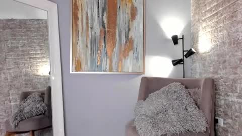 Snapshot of everyh chatting on 03.08.25 Sophia online show from 03.08.25