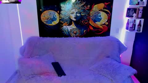 Snapshot of evie99_ chatting on 02.13.25 Evie99 online show from 02.13.25