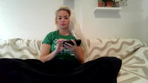 Badblondebunny online show from 01.12.25