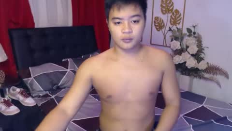 Snapshot of expensive_clark chatting on 10.05.25 expensive_clark online show from 10.05.25