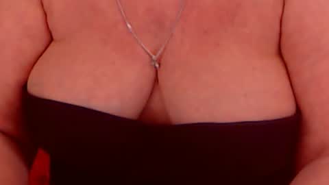 Snapshot of experiencedalana chatting on 12.21.24 Alana online show from 12.21.24