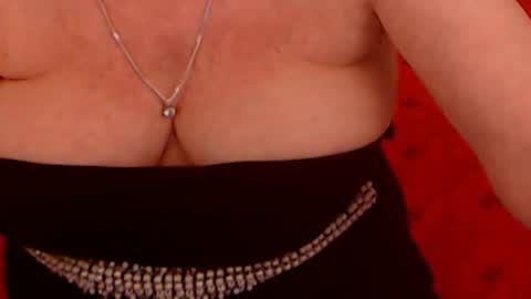 Snapshot of experiencedalana chatting on 12.26.24 Alana online show from 12.26.24