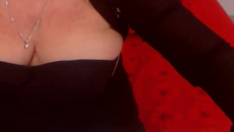 Snapshot of experiencedalana chatting on 01.15.25 Alana online show from 01.15.25