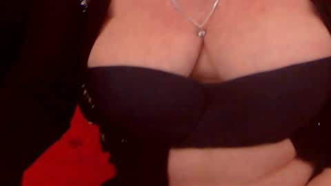 Snapshot of experiencedalana chatting on 01.16.25 Alana online show from 01.16.25